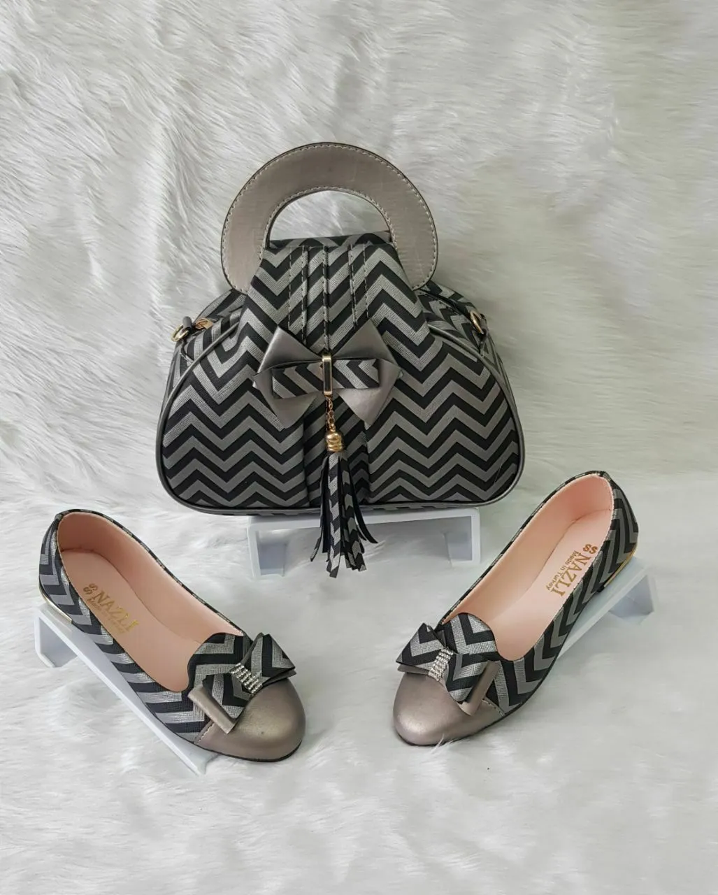 Art Shoes Women's Sneaker & Bag Combination