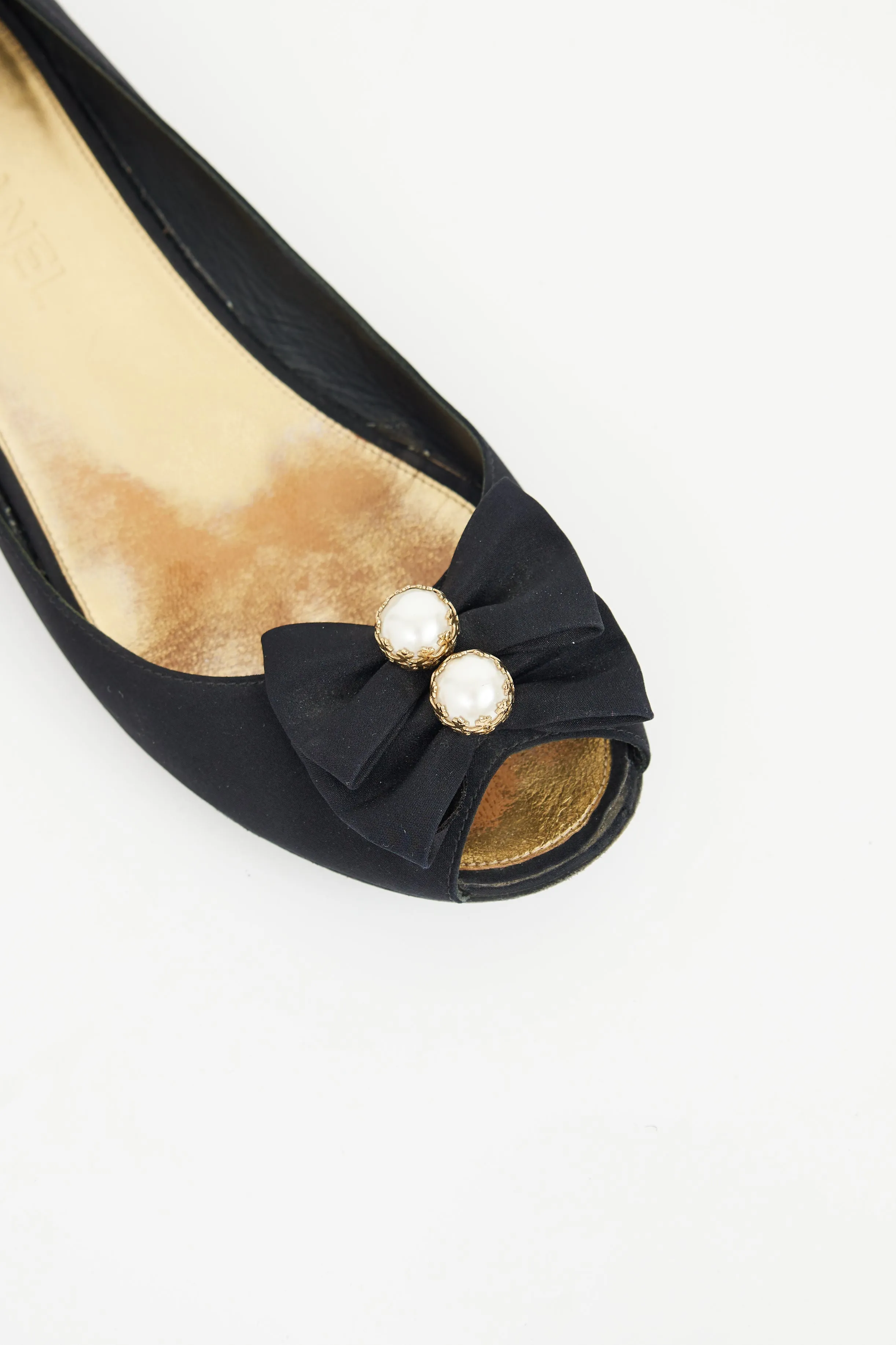 Black Pearl Embellished Flat