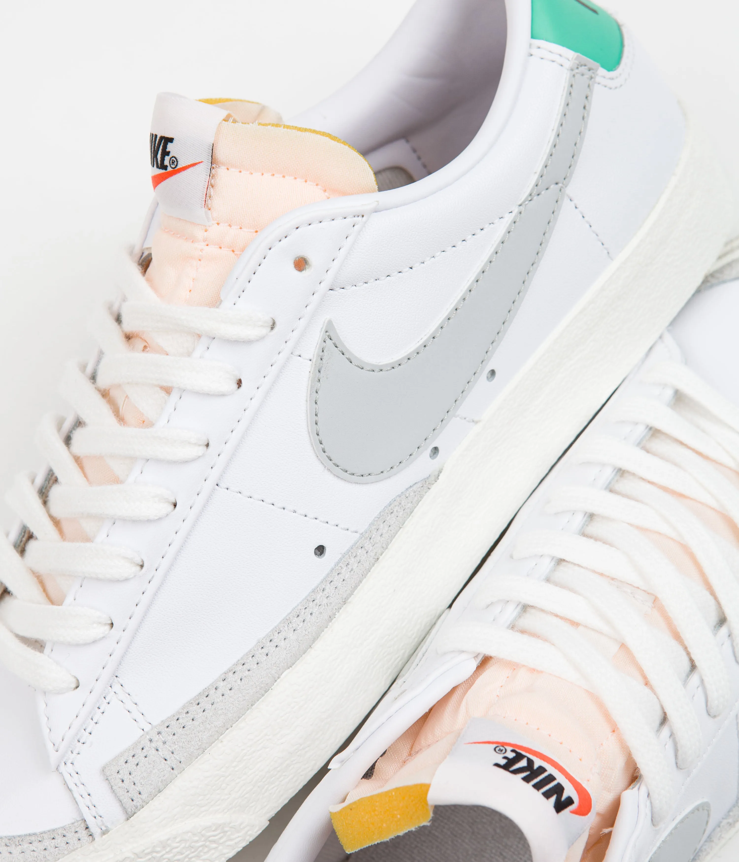 Nike Blazer Low '77 Vintage Shoes - White / Grey Fog - Light Menta - Sail