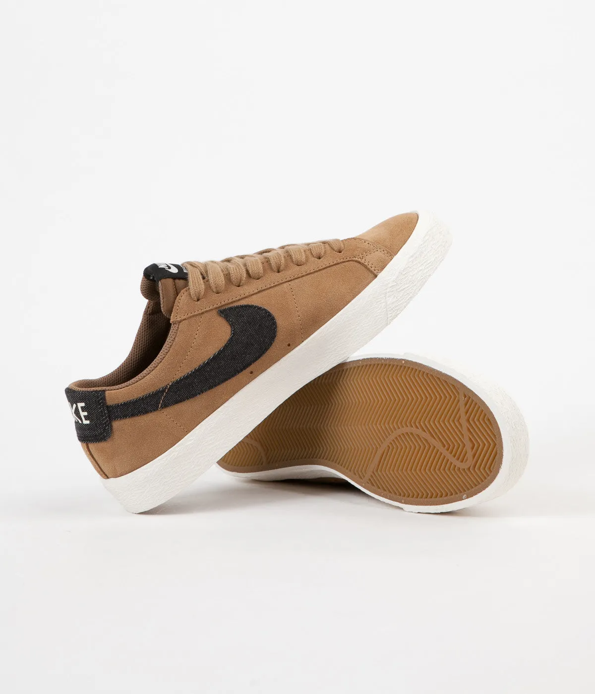 Nike SB Blazer Low Shoes - Golden Beige / Black - Sail - Gum Light Brown