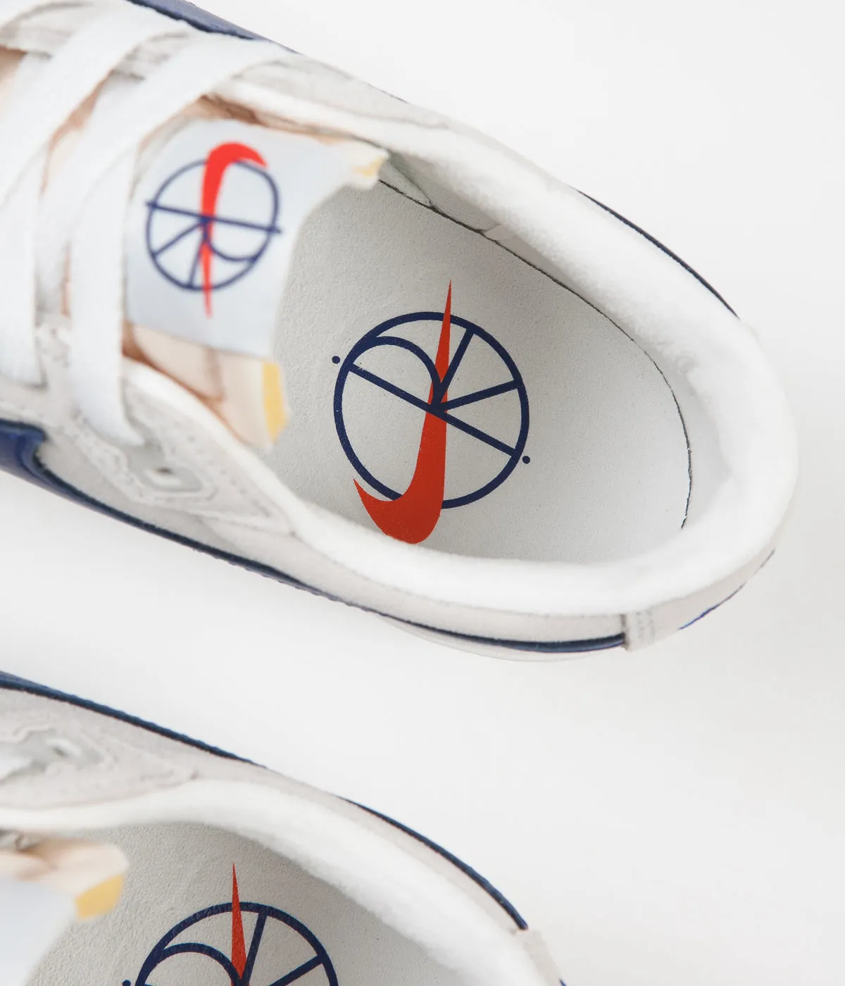 Nike SB x Polar Blazer Low GT Shoes - Summit White / Deep Royal Blue