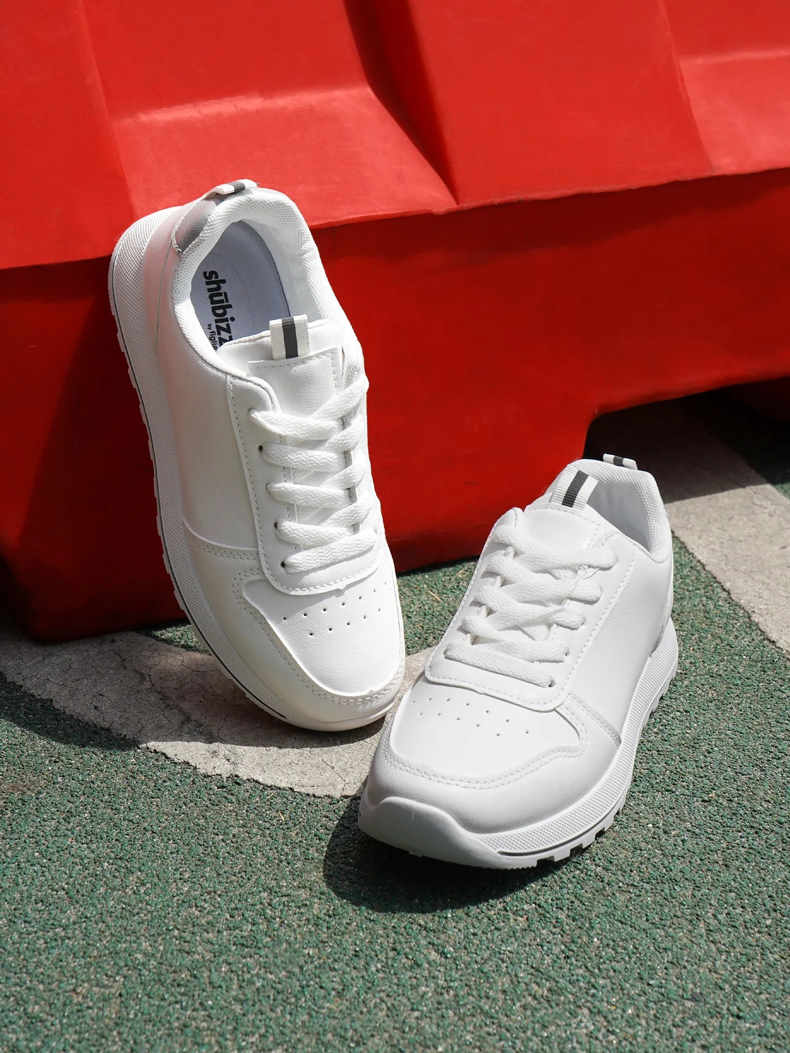 Shubizz Moscow Flat Sneakers (PLEASE GET 1 SIZE BIGGER)