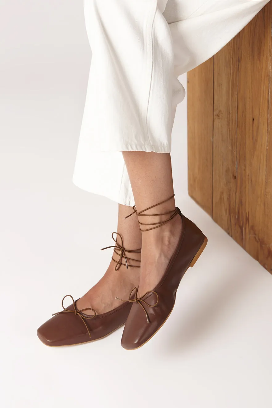 Sienna Ballet Flats in Chocolate Leather