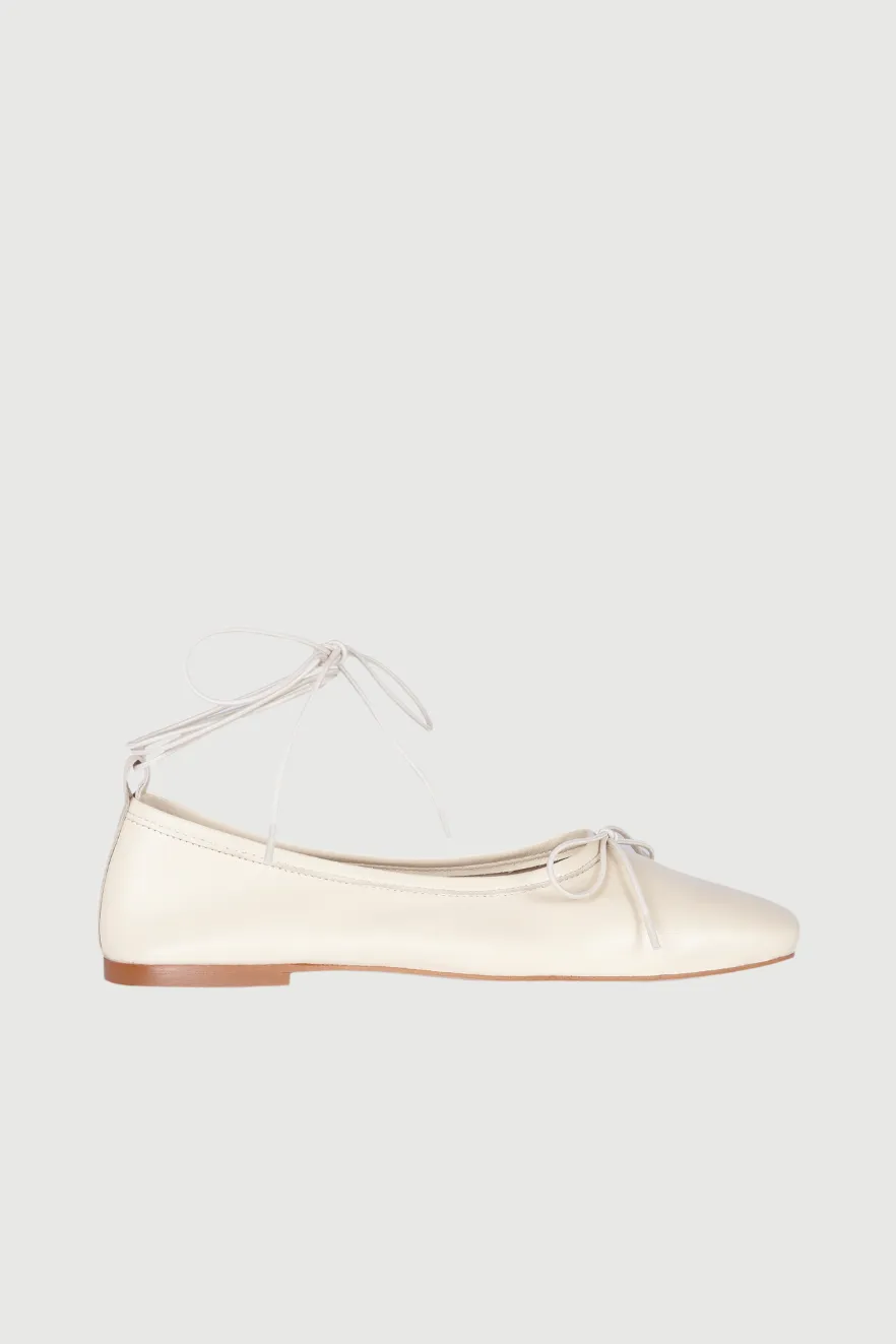 Sienna Ballet Flats in Ivory Leather