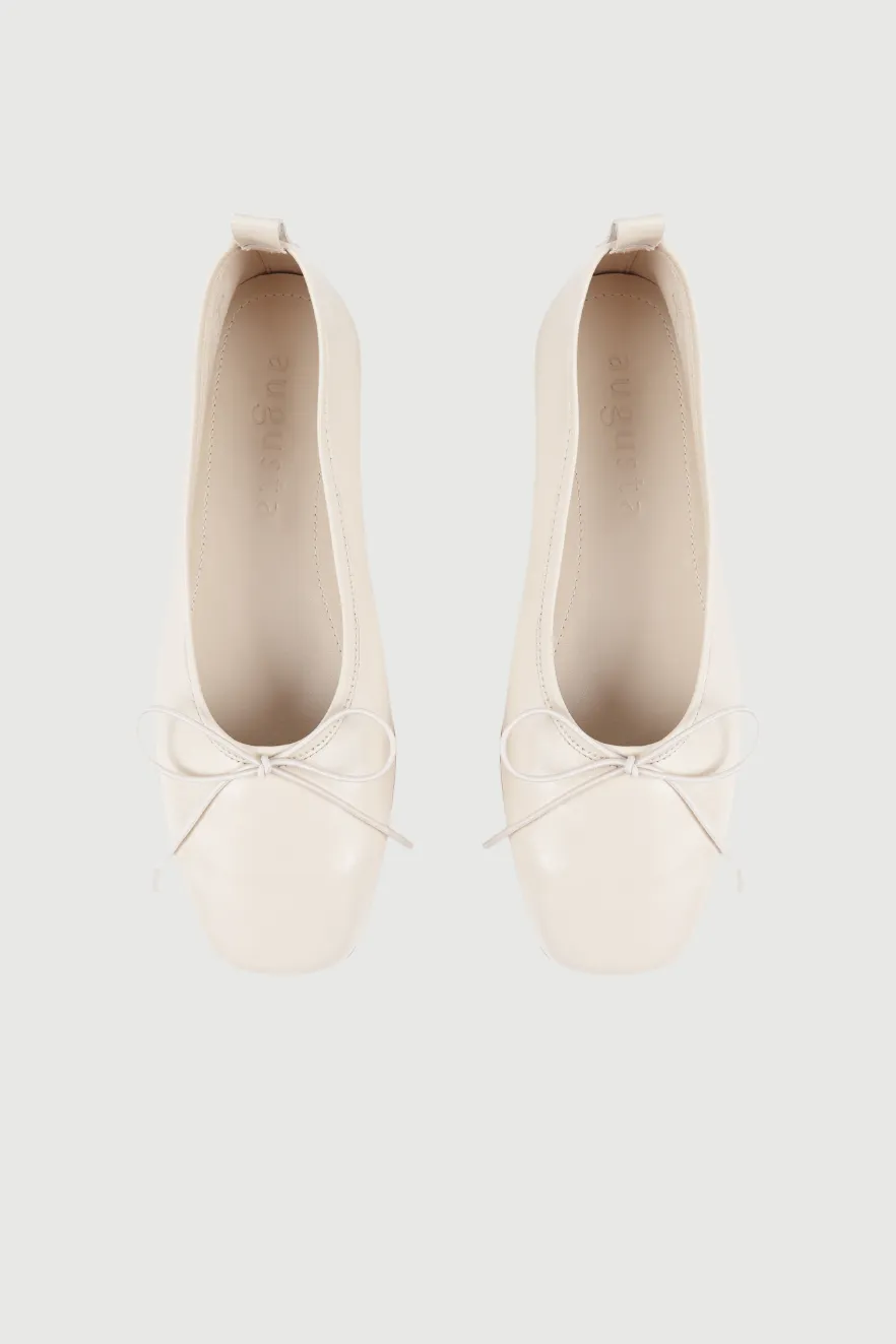 Sienna Ballet Flats in Ivory Leather